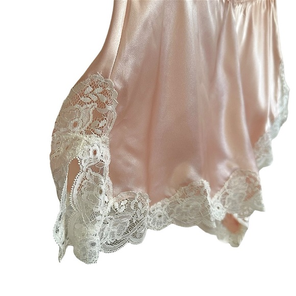 VICTORIA’S SECRET Vintage Y2K Satin Tap Shorts Blush Pink with Lace Trim Medium - Picture 3 of 13